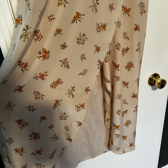 Madewell Silk Faux Wrap Maxi Dress Field
Bouquet - Picture 4 of 8